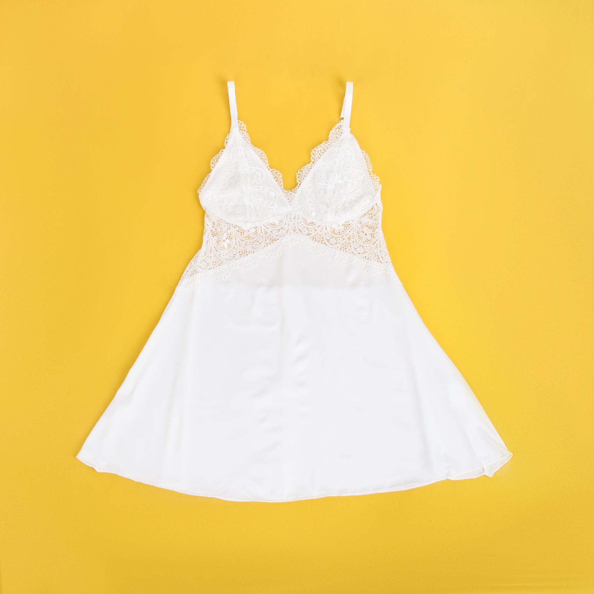 Velour & Co Women's Lace Babydoll White